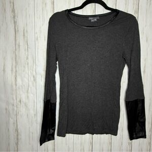 Vince gray with black sleeves XS